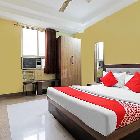 Capital O Royal Inn Near Laskar Gwalior Exterior foto