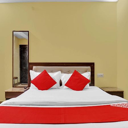 Capital O Royal Inn Near Laskar Gwalior Exterior foto
