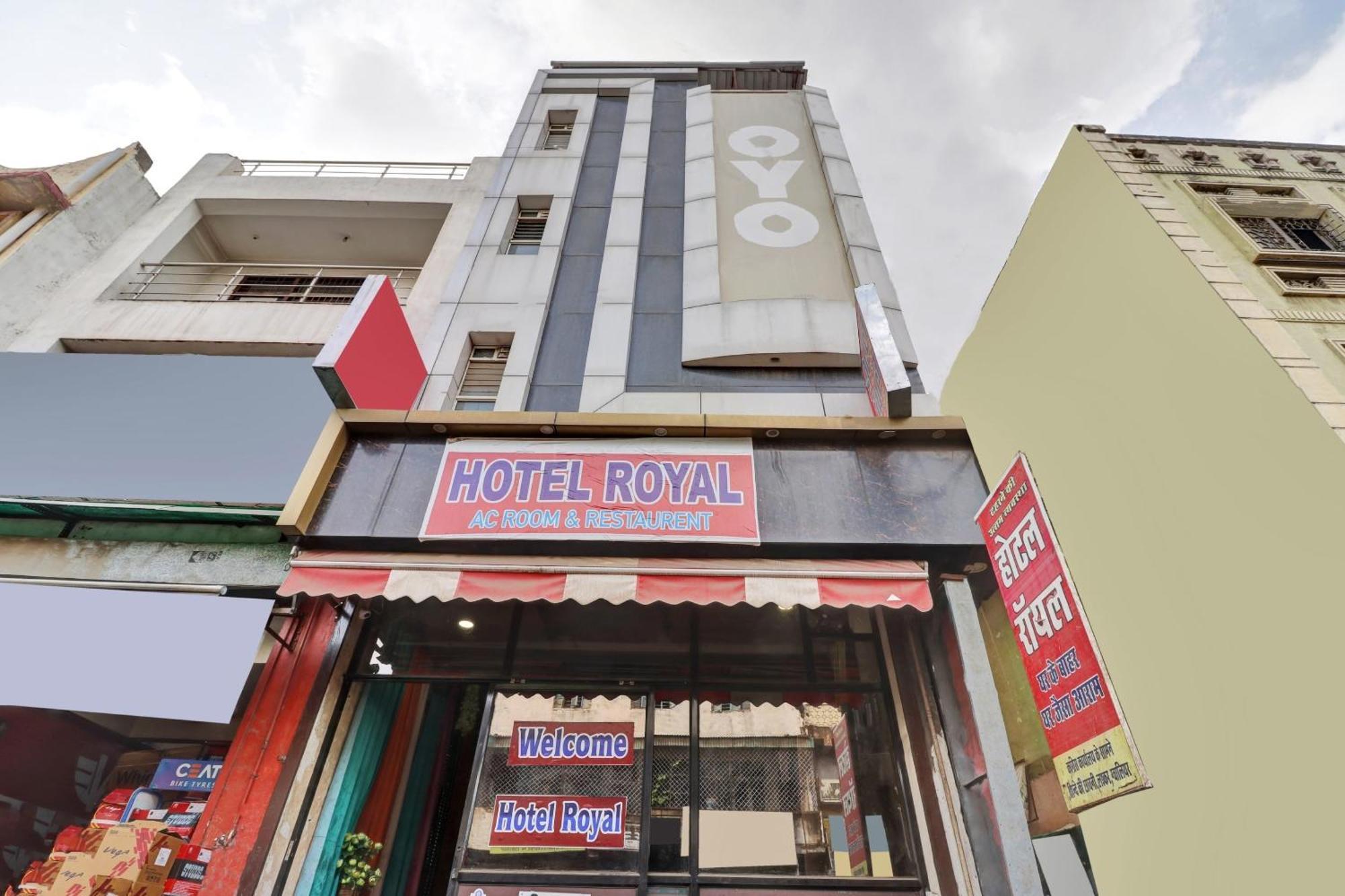 Capital O Royal Inn Near Laskar Gwalior Exterior foto
